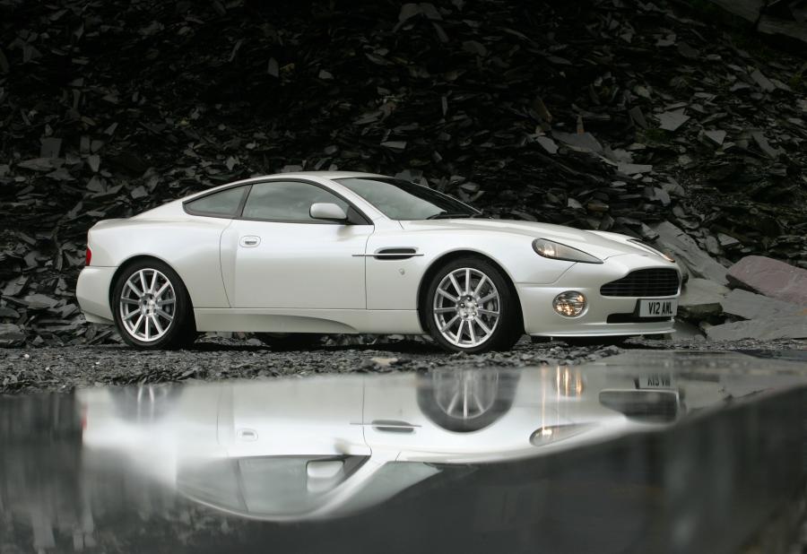  Aston Martin V12 Vanquish S 2004 года  (UK) (фото 16 из 37)